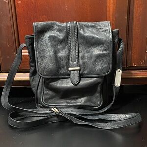 Kenneth Cole vintage Black butter soft Leather shoulder crossbody Bag